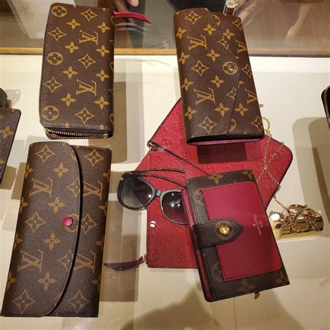 louis vuitton support israel|louis vuitton relations with israel.